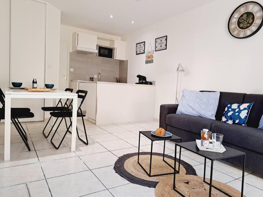 Grand Studio Rdc, Avec Parking Gratuit Sur Place * Narbonne